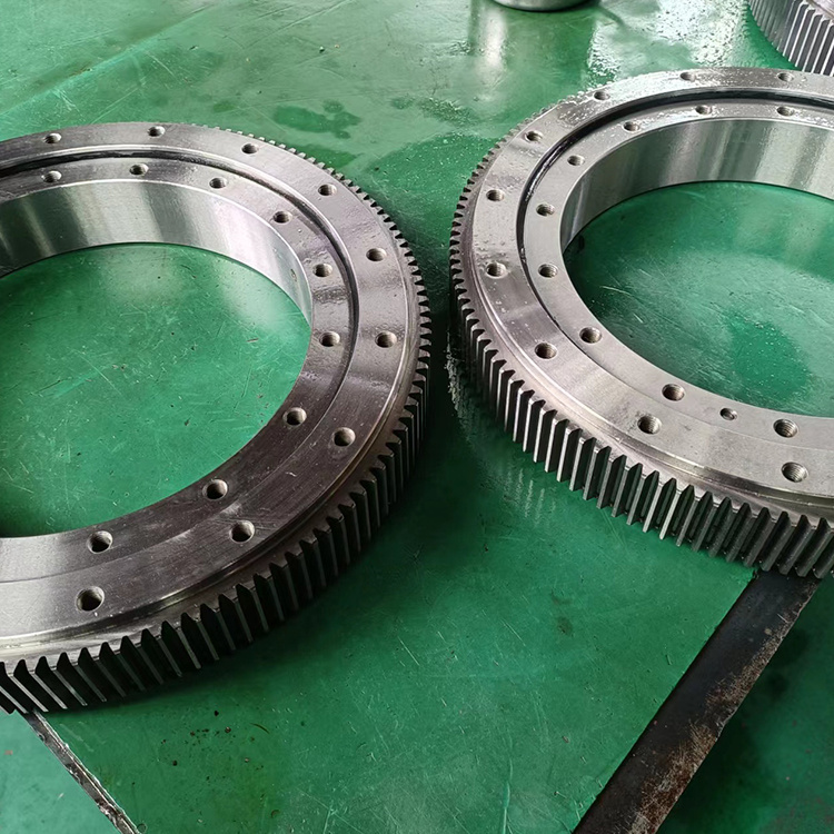 轉(zhuǎn)盤(pán)軸承回轉(zhuǎn)支承的安裝維護(hù)技巧