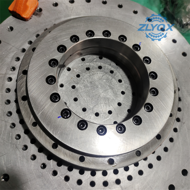 說說YRT轉臺軸承與轉盤軸承的主要區別！